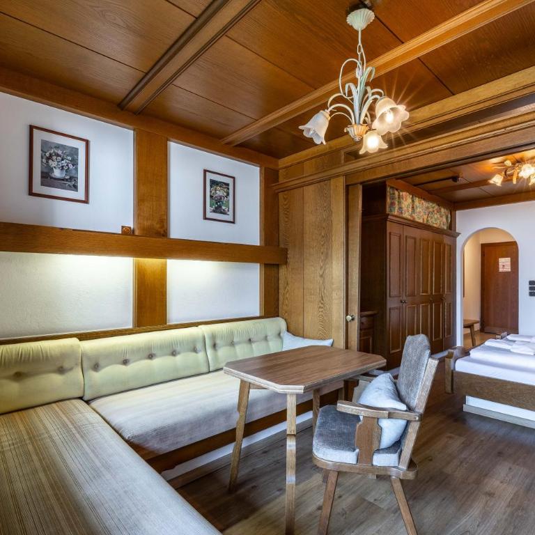 keyone rooms Finkenberg - Dreibettzimmer mit Bergblick - 2