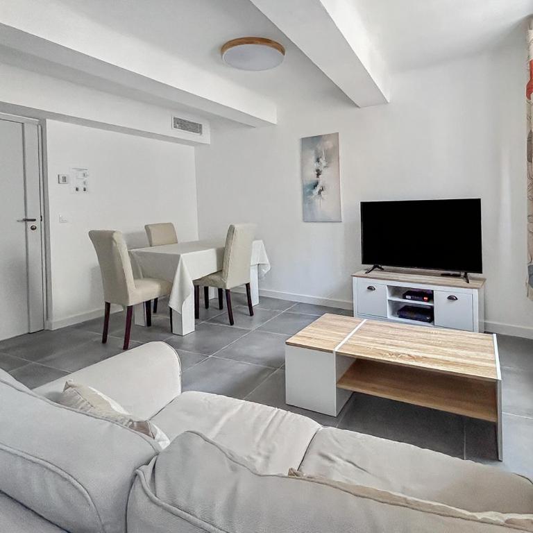 Appartement cosy et lumineux au cœur de Cogolin - One-Bedroom Apartment - 9