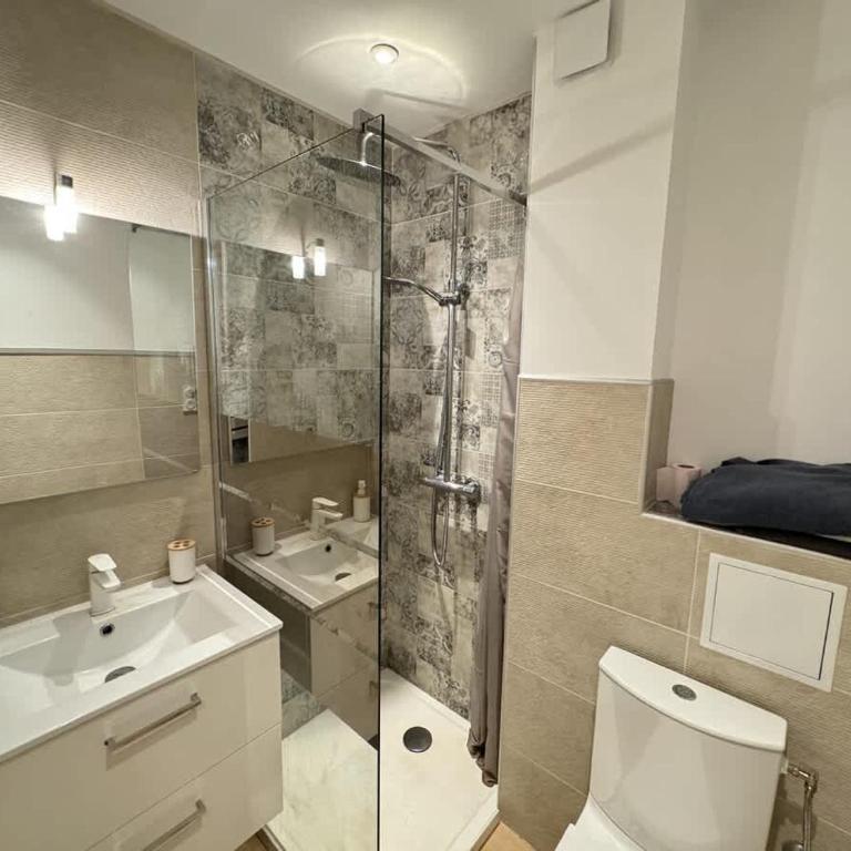 Duplex avec Vue Mer A Deux Pas de la Plage - Apartment with Sea View - 12