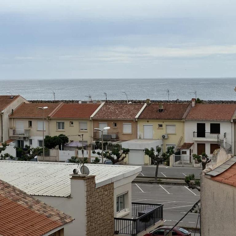 Duplex avec Vue Mer A Deux Pas de la Plage - Apartment with Sea View - 14
