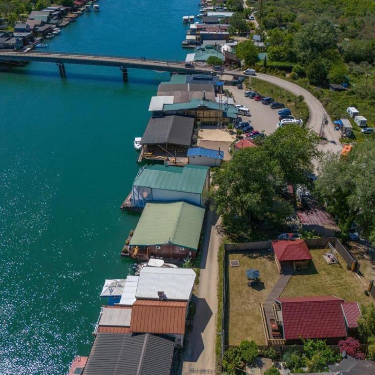 Vikendica na obali rijeke Bojane sa velikim dvoristem, parkingom ljetnjom kuhinjom i mjestom za rostilj - Kuća sa 3 Spavaće Sobe - 12