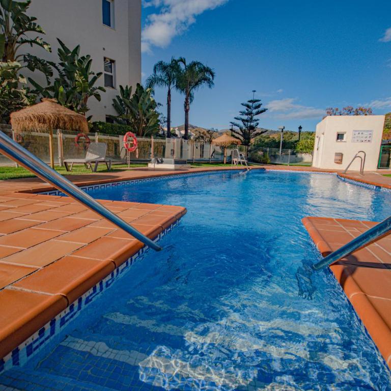Holiday apartment with private terrace, just 10 minutes by car from Elviria Beach, Marbella - Three-Bedroom Apartment - 22