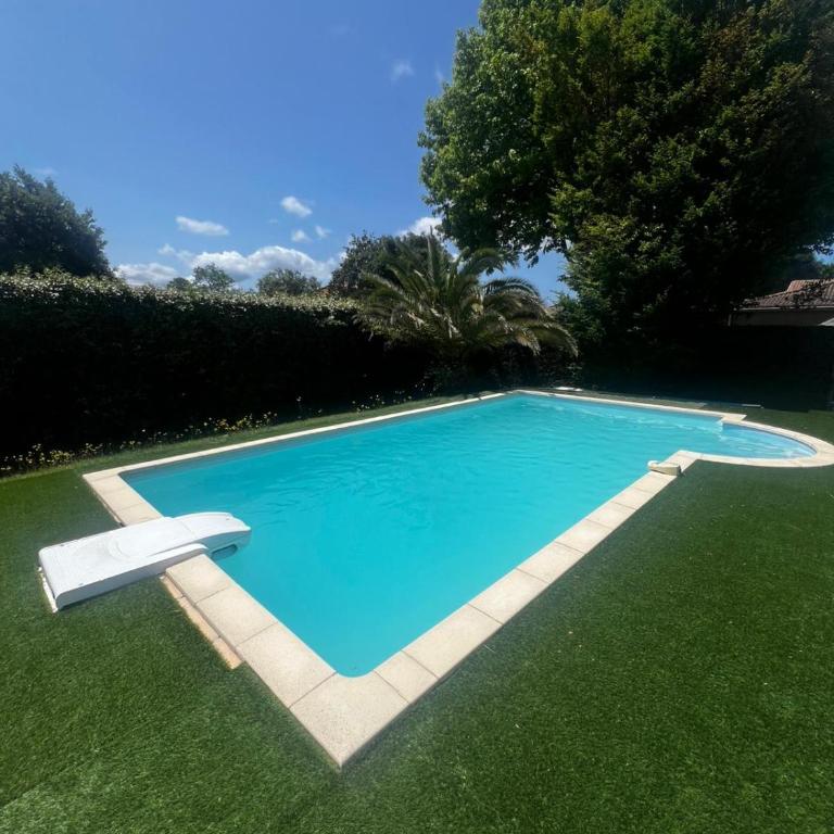 Villa La Hume proche port plage commodités Bassin d'Arcachon avec piscine chauffée - Maison de Vacances 3 Chambres - 33