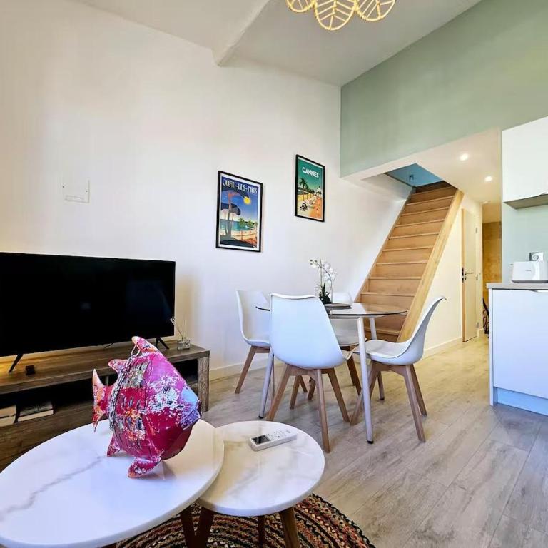 Le Dambra - dans le vieil antibes - Appartement 2 Chambres - 1