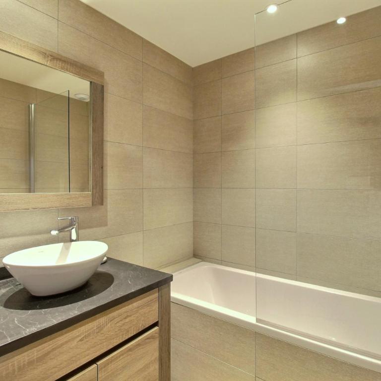 ARC 1600, Résidence Premium LE RIDGE, Appartement 07 personnes Duplex Vue Montagne - Ski aux pieds - Sauna, Hammam, Piscine intérieure chauffée, Salle de sport & fitness - Apartment mit 2 Schlafzimmern und Bergblick - 14