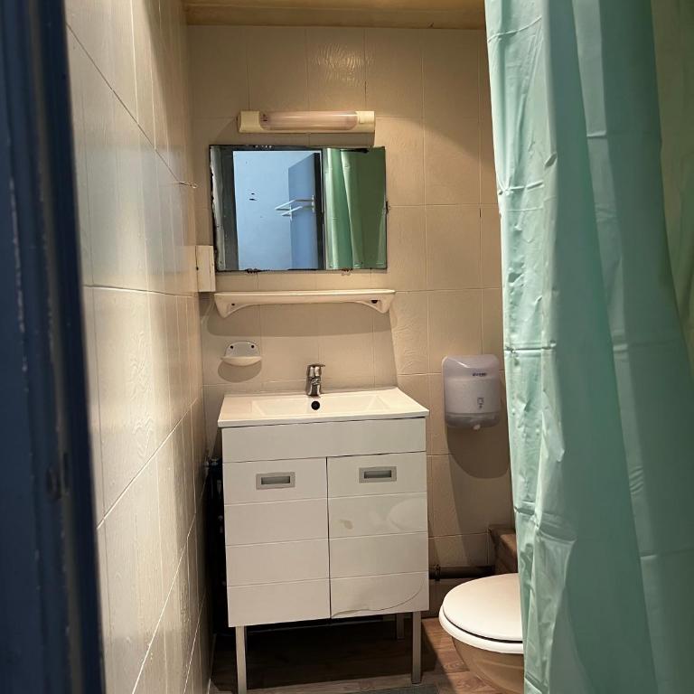 Alpazur - Bunk Bed in Female Dormitory Room - 3
