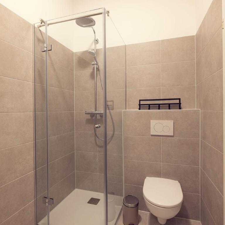 LeonArt Living 23 - Deluxe Studio - 12