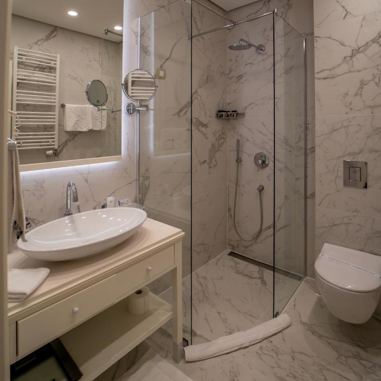 Hotel Majestic - Dvokrevetna Soba sa Bračnim Krevetom/Zasebnim Krevetima i Pogledom na More - 13