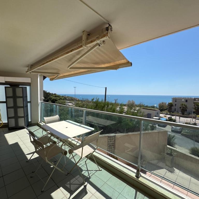 Les Ondines in Sète - Two-Bedroom Apartment - 5
