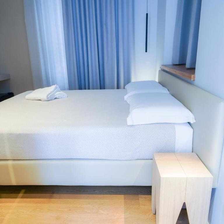 Virginia Madre Luxury Rooms - Boutique Guest House - Camera Matrimoniale Deluxe con Balcone - 10