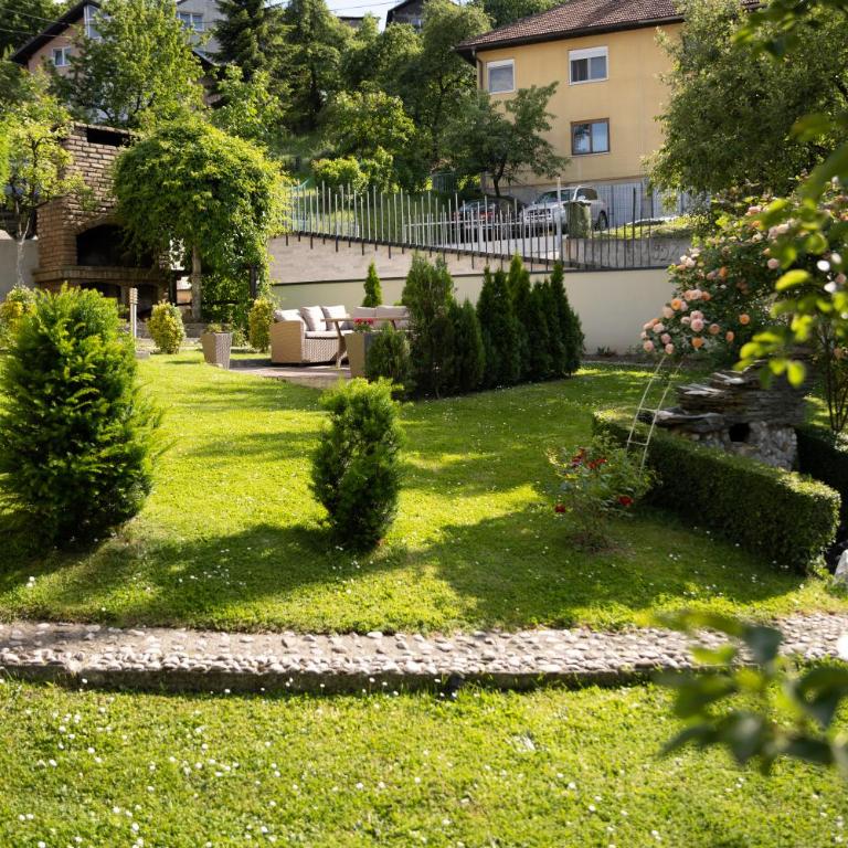Apartman Hill - Two-Bedroom Apartment - 1