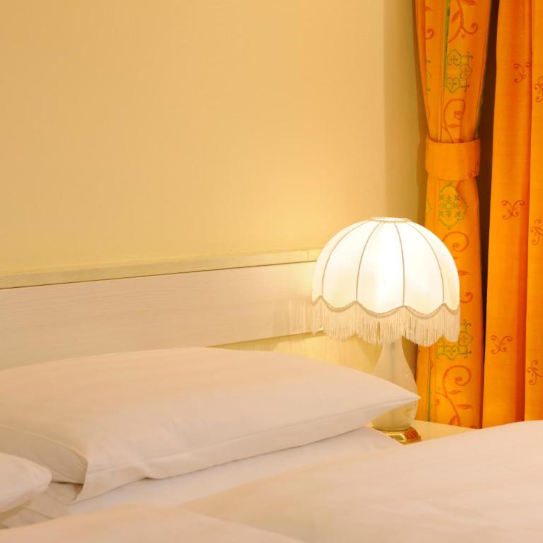 Hotel Scherer - Doppel- oder Zweibettzimmer - 11