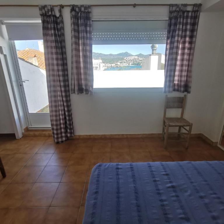 Casa espaciosa de 10 pers. con terraza, cerca de la playa y área de entretenimiento en Llançà - ES-89-138 - Vacation Home - 24