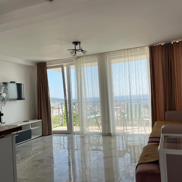 Apartment Light House - One-Bedroom Apartment with Sea View - 9