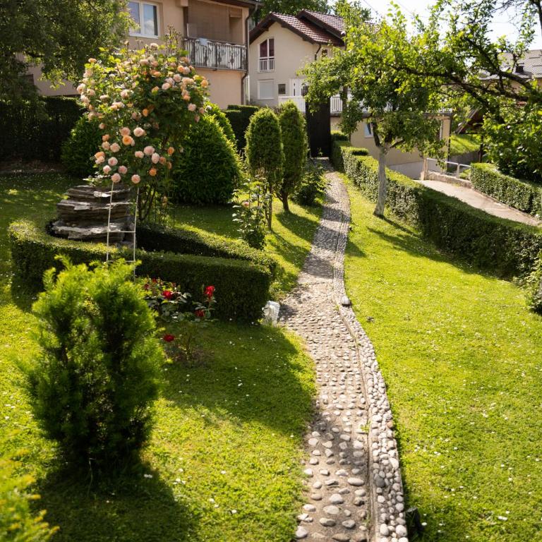 Apartman Hill - Two-Bedroom Apartment - 28