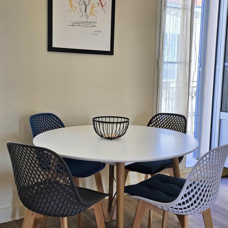 Hôtel de la Fontaine - Family Two-Bedroom Apartment - No elevator- 4th floor - 5
