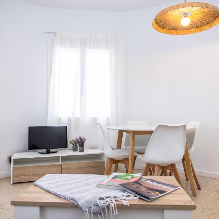 RVApartaments Escala Brava - Apartamento de 3 dormitorios con balcón - 4