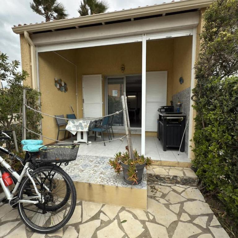 Petite maison avec jardin & piscine partagee - Maison de Vacances - 10