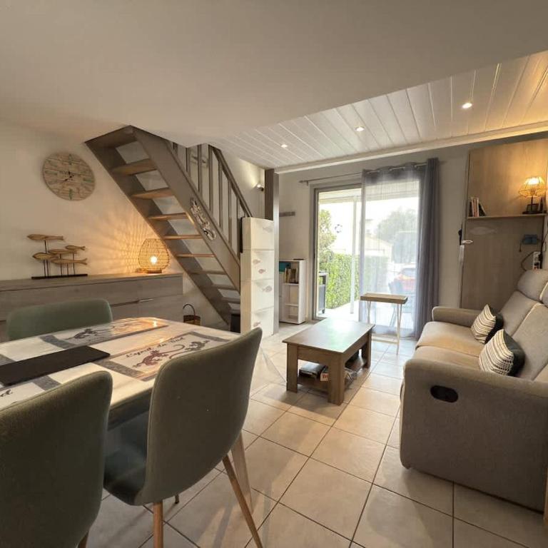 Petite maison avec jardin & piscine partagee - Maison de Vacances - 11