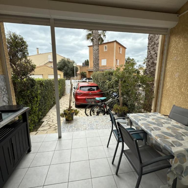 Petite maison avec jardin & piscine partagee - Maison de Vacances - 13