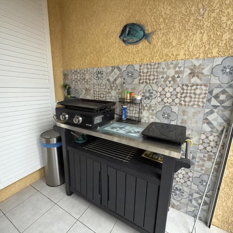 Petite maison avec jardin & piscine partagee - Maison de Vacances - 15