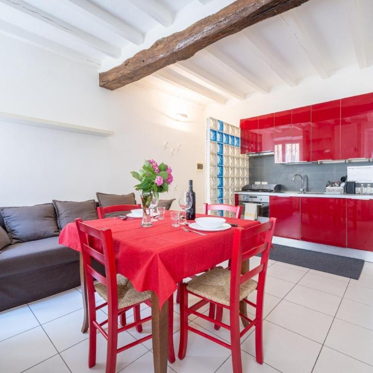 GuestHost - Bright and Central Apartment in Parma - Appartamento con 1 Camera da Letto - 1