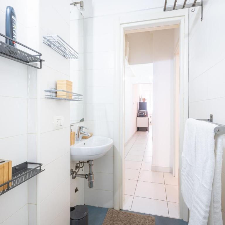 GuestHost - Bright and Central Apartment in Parma - Appartamento con 1 Camera da Letto - 16