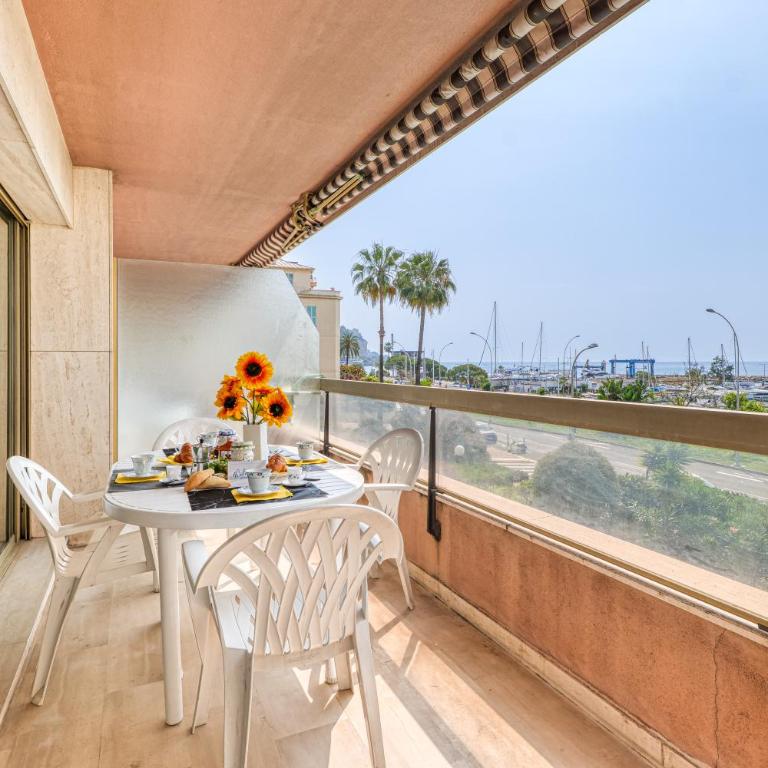 Port & Pool Hideaway - Happy Rentals - Apartment with Terrace - 9