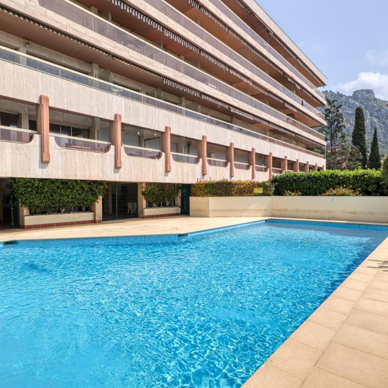 Port & Pool Hideaway - Happy Rentals - Apartment with Terrace - 16