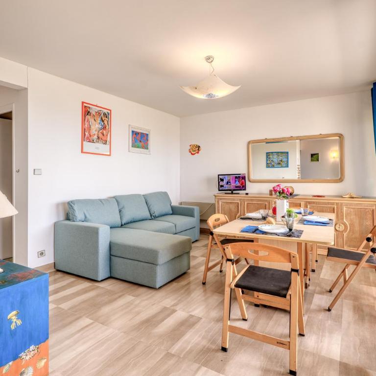Port & Pool Hideaway - Happy Rentals - Apartment with Terrace - 18