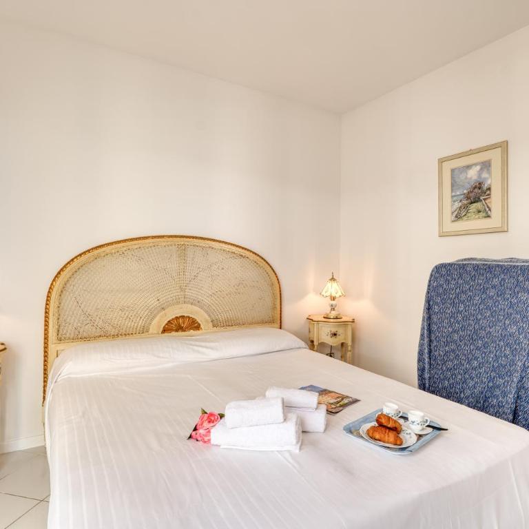 Port & Pool Hideaway - Happy Rentals - Apartment with Terrace - 25