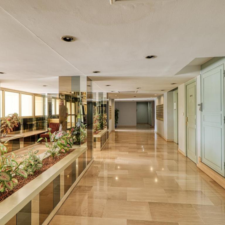 Port & Pool Hideaway - Happy Rentals - Apartment with Terrace - 29
