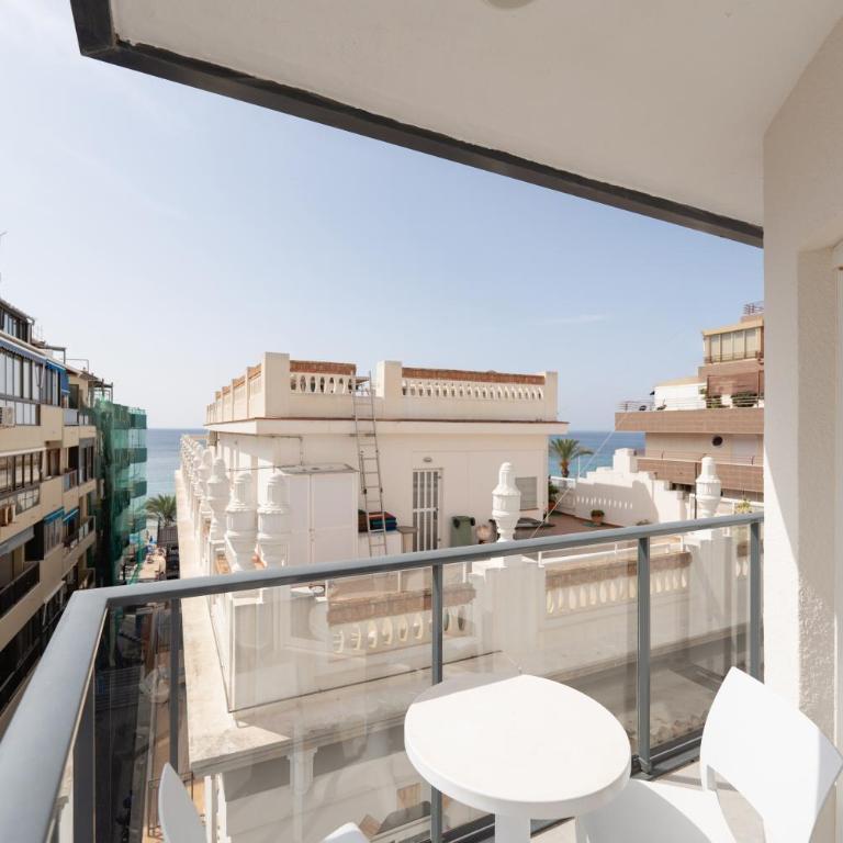 Hotel RH Sol - Habitación Triple con terraza (2 adultos + 1 niño) - 2