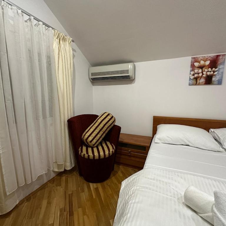 Apartments Naresi Mostar - Two-Bedroom Apartment with Balcony - 26