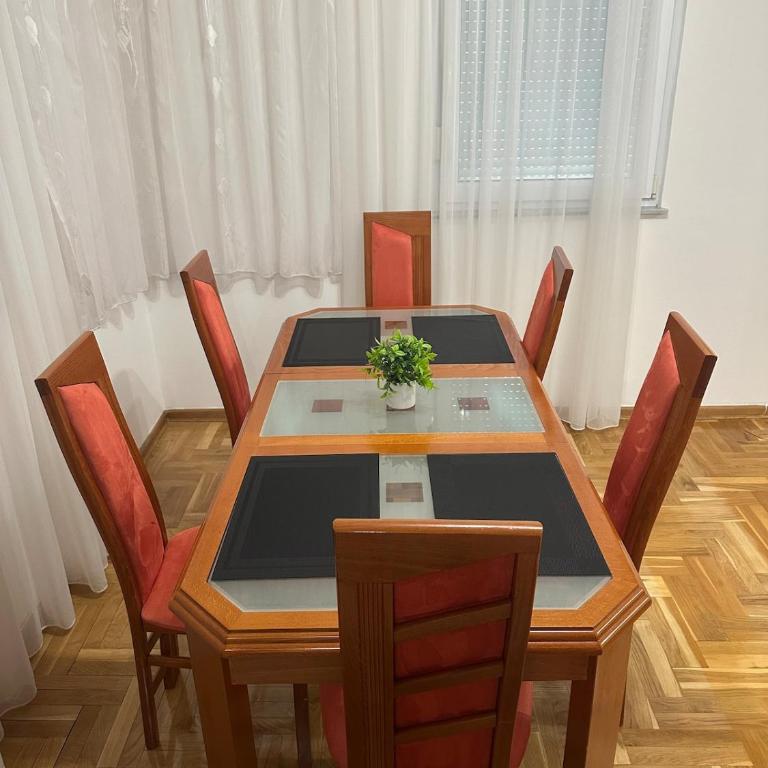 Apartments Naresi Mostar - Two-Bedroom Apartment with Balcony - 5