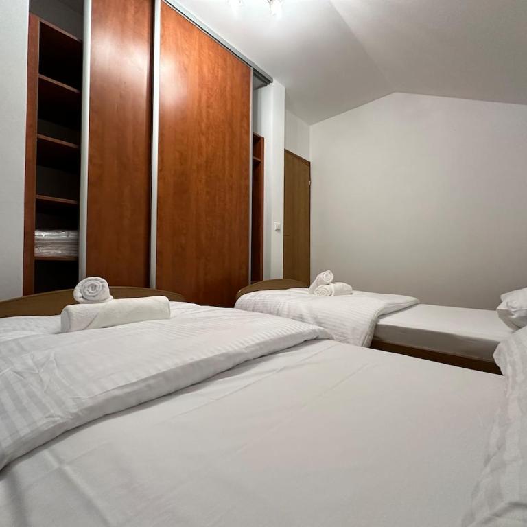 Apartments Naresi Mostar - Two-Bedroom Apartment with Balcony - 31