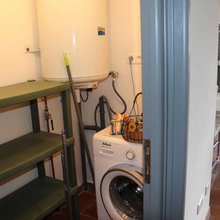 Appartement de location meublé F3 au premier étage - Two-Bedroom Apartment - 10