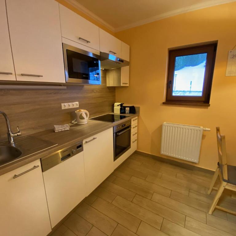 Nockalm Cottage - Apartment mit 1 Schlafzimmer, Balkon und Bergblick - 3