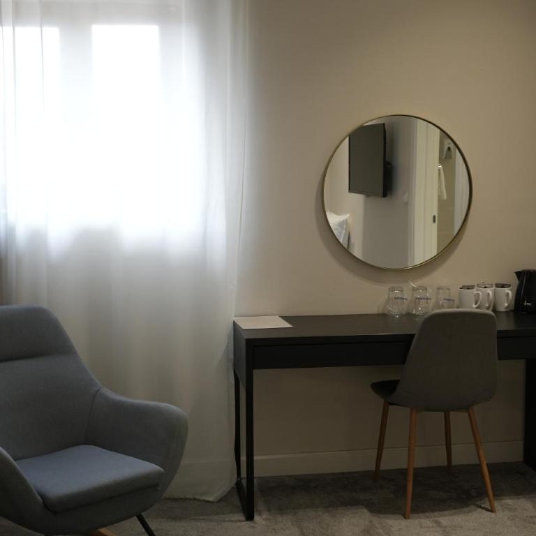 Hotel Bohemian Garni - Skadarlija - Standardna Dvokrevetna Soba sa Bračnim Krevetom - 12
