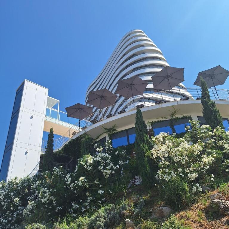 Skyline sea view apartment - One-Bedroom Apartment with Balcony and Sea View - 1