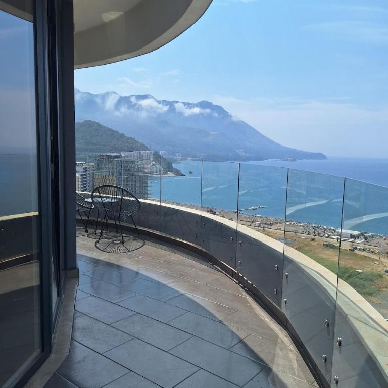 Skyline sea view apartment - One-Bedroom Apartment with Balcony and Sea View - 4