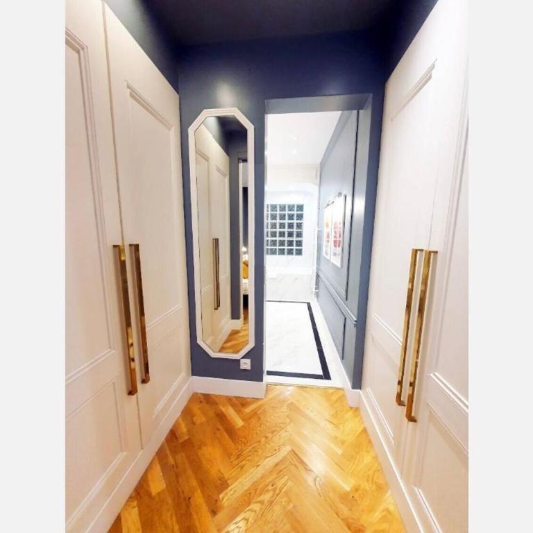 Champs Élysée - One-Bedroom Apartment - 2