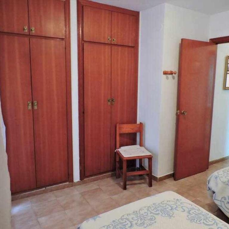 ADOSADO A 50M DE LA PLAYA EL CARGADOR - Casa - 12