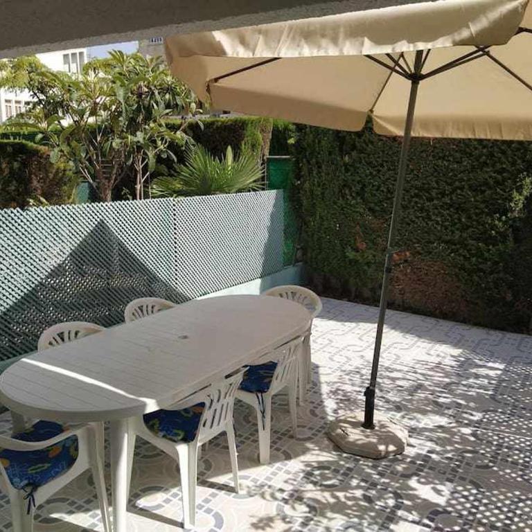 ADOSADO A 50M DE LA PLAYA EL CARGADOR - Casa - 23