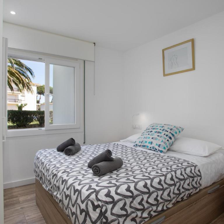 Apartament amb piscina i aparcament - Baixos amb jardinet - Apartamento de 2 dormitorios - 9