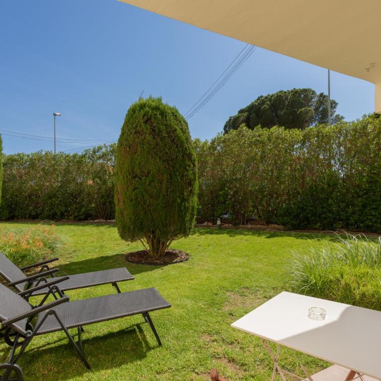 Apartament amb piscina i aparcament - Baixos amb jardinet - Apartamento de 2 dormitorios - 12