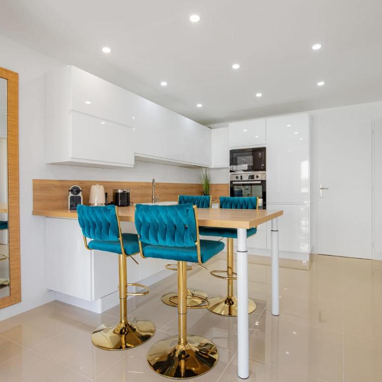 Le Grand Bleu Modernes und funktionales Apartment mit Terrasse Parkplatz - Apartment - 1