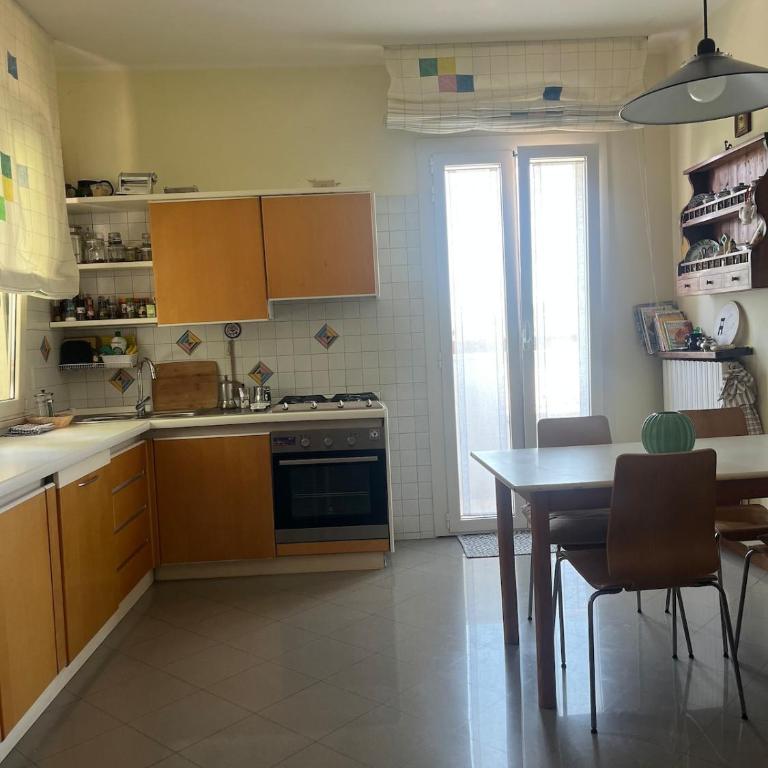 Spazioso Appartamento a 5 minuti dal Mare - Two-Bedroom Apartment with Balcony - 11