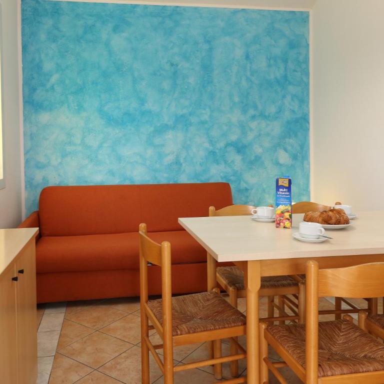 Camping Cisano - San Vito - Casa con 2 Camere da Letto - 5