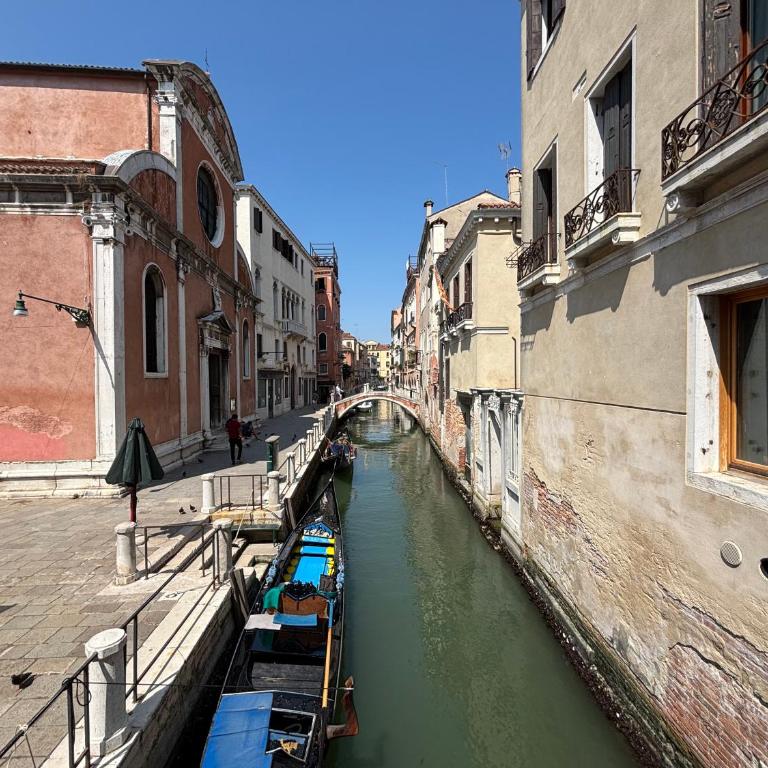 Ca' Sunshine Your Home in San Marcuola Venice - Two-Bedroom Apartment - 33